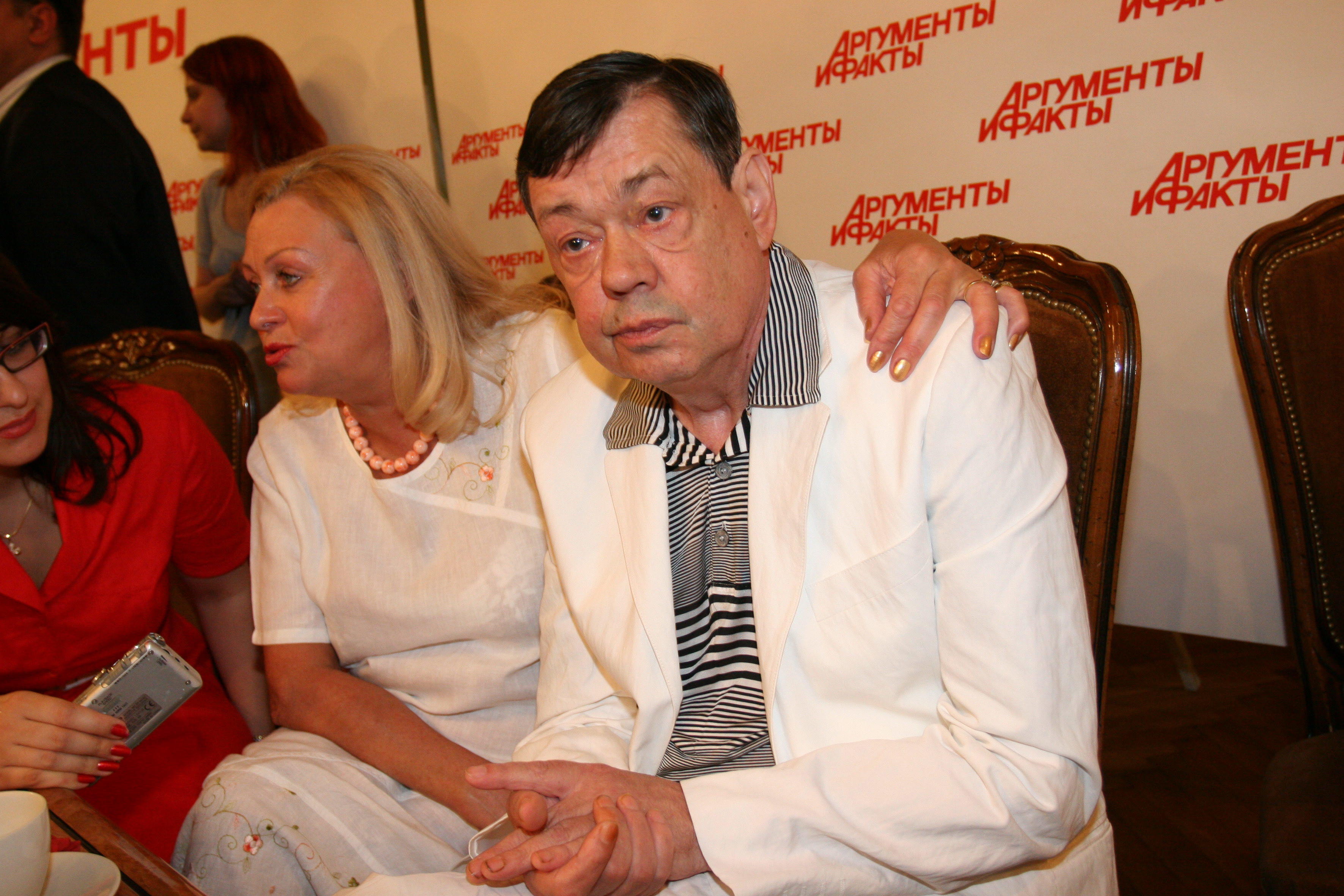 Актёр Николай Караченцов и его жена